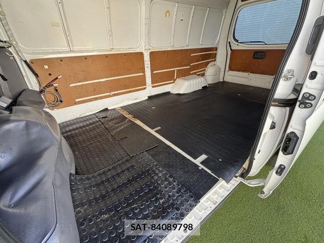 Nissan Caravan 2008-09 8374030-11