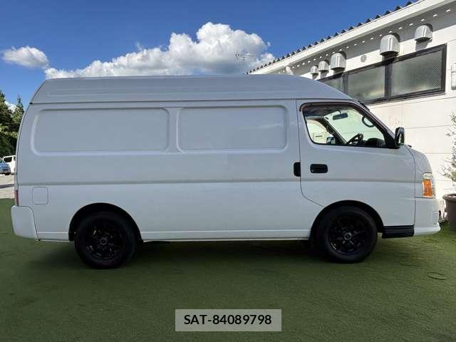 Nissan Caravan 2008-09 8374030-16