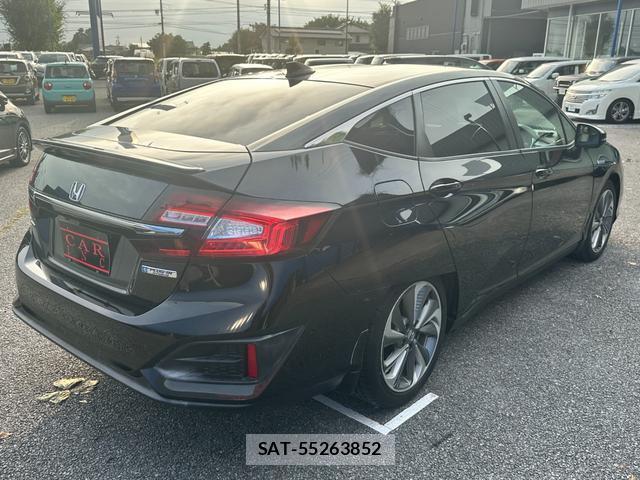 Honda CLARITY PHEV 2018-08 8373264-2