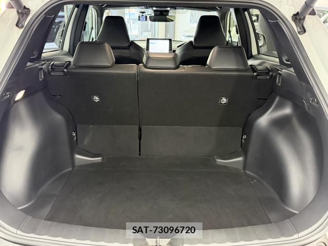 Toyota COROLLA CROSS 2022-02 8372701-18