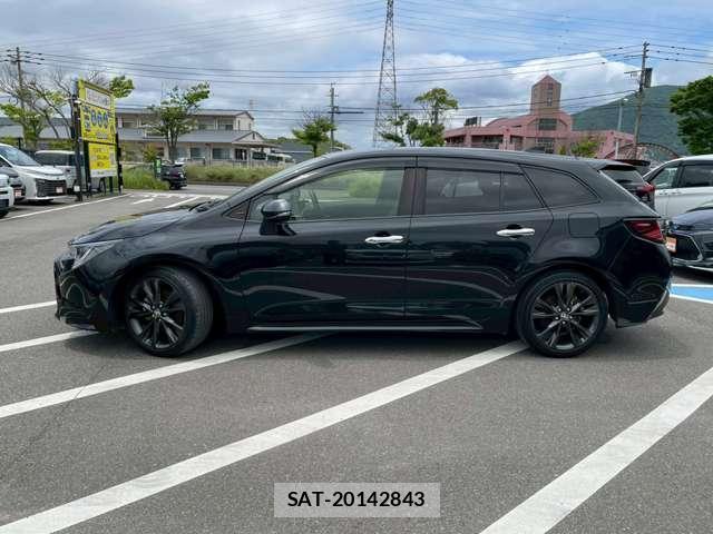 Toyota COROLLA TOURING 2021-04 8373645-1