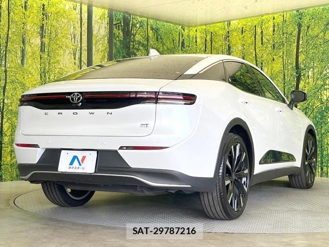 Toyota Crown Crossover 2023-10 8373920-16