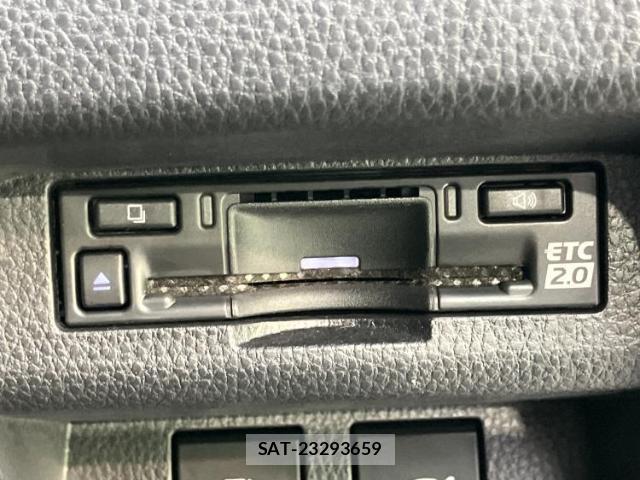 Toyota Crown Crossover 2023-05 8374182-17