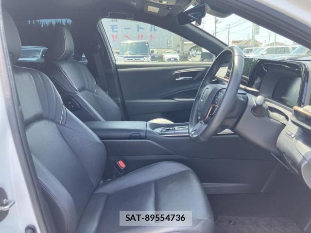 Toyota Crown Crossover 2024-03 8374188-3