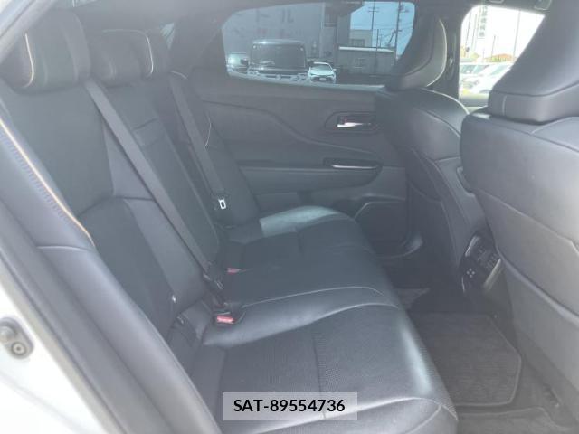 Toyota Crown Crossover 2024-03 8374188-4