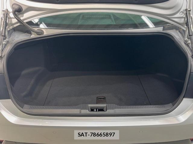 Toyota CROWN HYBRID 2022-02 8372443-11