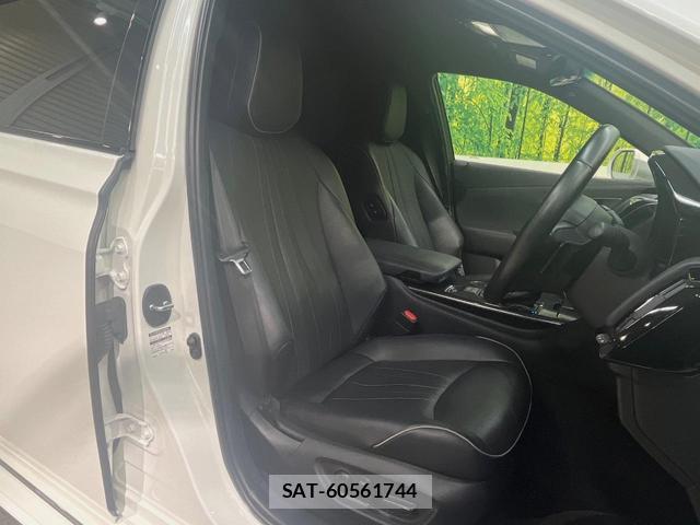 Toyota CROWN HYBRID 2018-07 8372447-10
