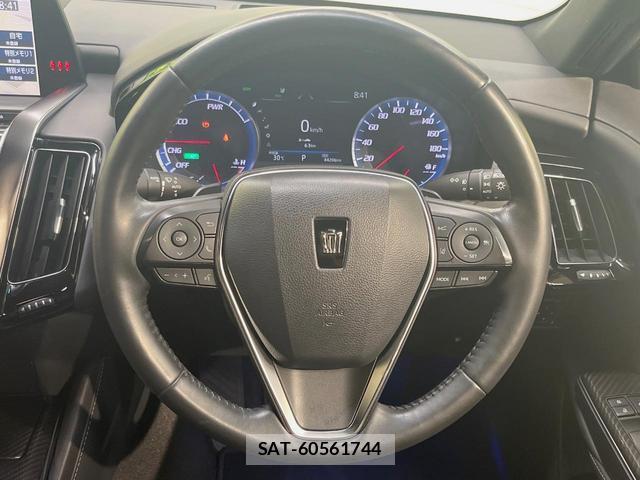 Toyota CROWN HYBRID 2018-07 8372447-13