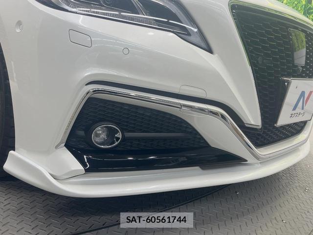 Toyota CROWN HYBRID 2018-07 8372447-2