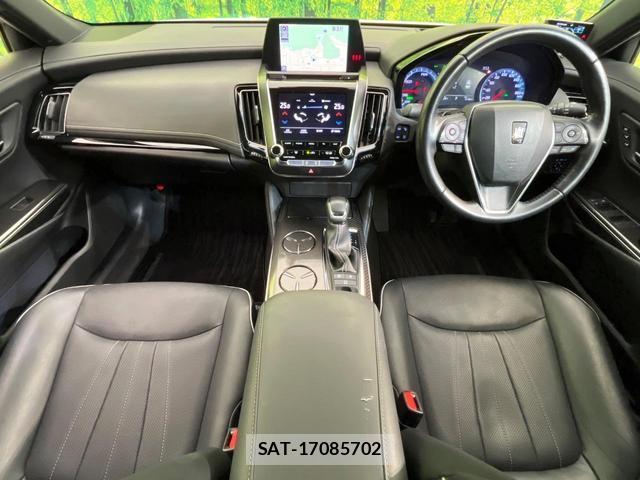 Toyota CROWN HYBRID 2018-06 8372469-1