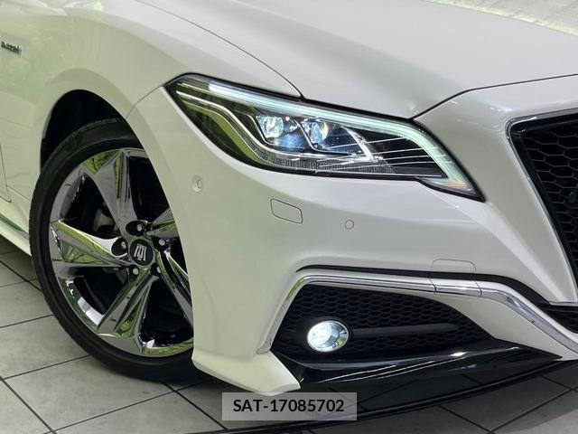 Toyota CROWN HYBRID 2018-06 8372469-11