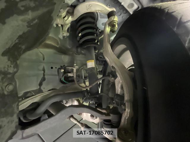 Toyota CROWN HYBRID 2018-06 8372469-19