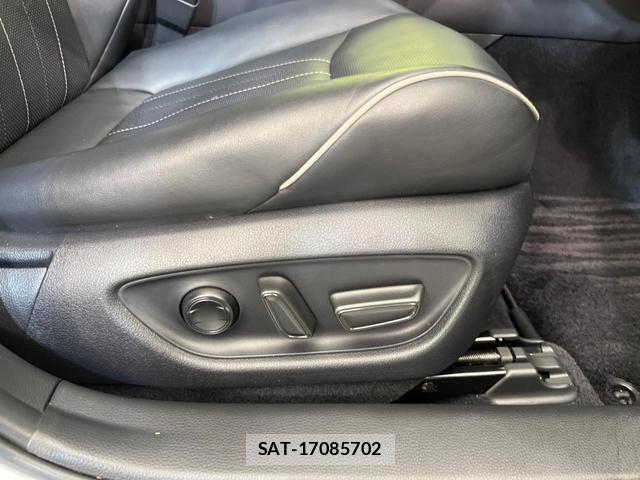 Toyota CROWN HYBRID 2018-06 8372469-6