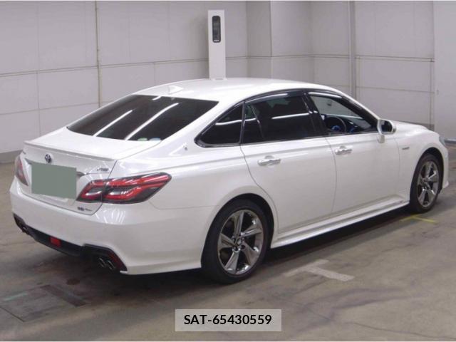 Toyota CROWN HYBRID 2019-03 8373072-1