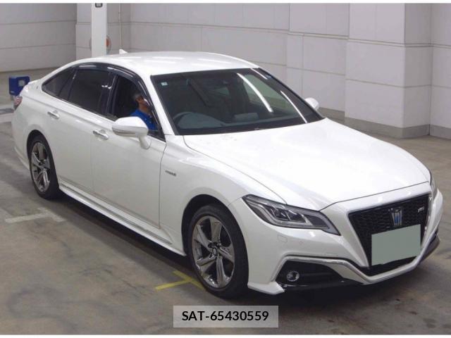 Toyota CROWN HYBRID 2019-03 8373072-3