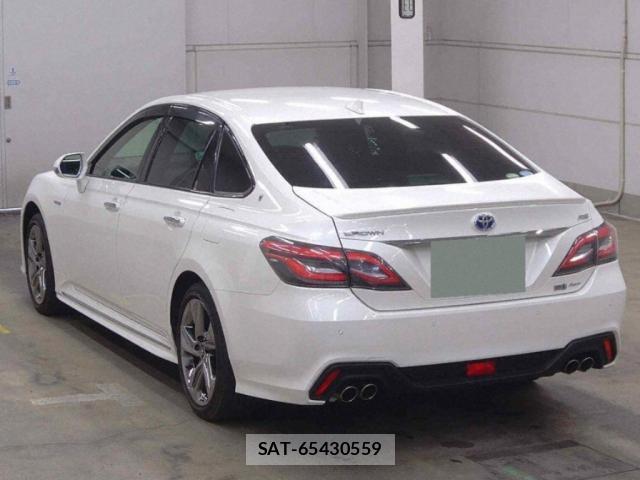 Toyota CROWN HYBRID 2019-03 8373072-5