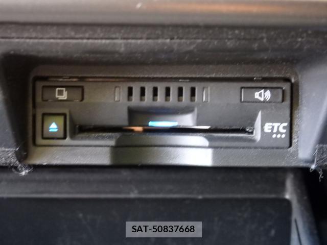 Toyota CROWN HYBRID 2021-07 8373577-3