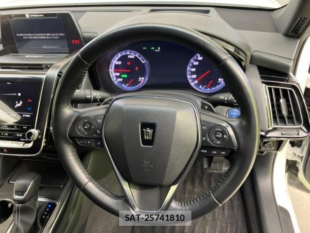 Toyota CROWN HYBRID 2018-09 8374103-15