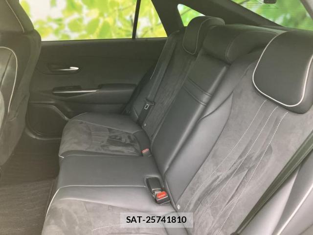 Toyota CROWN HYBRID 2018-09 8374103-6