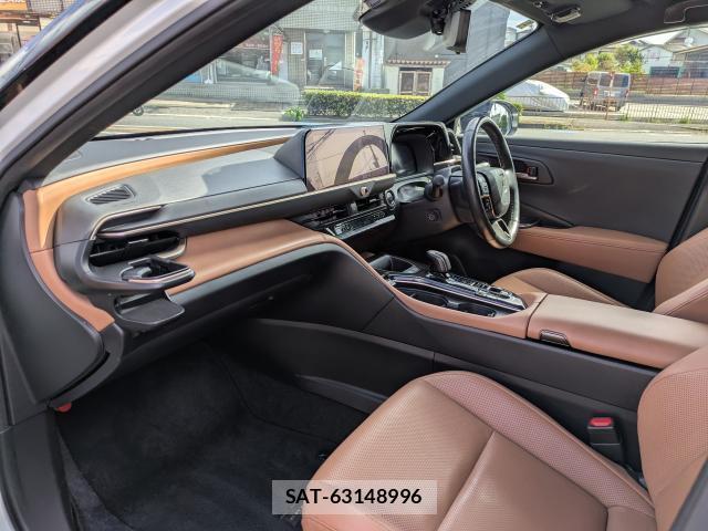 Toyota CROWN 2024-01 8373898-2