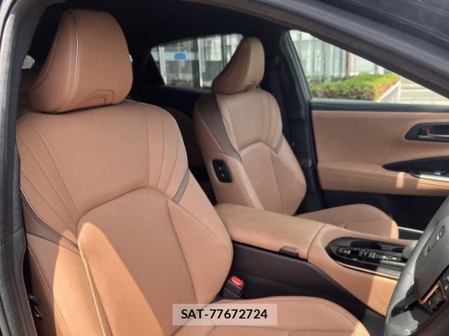 Toyota CROWN 2024-01 8374280-3
