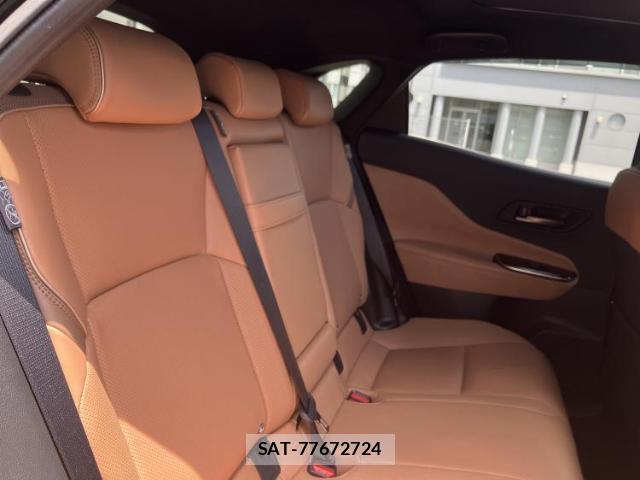 Toyota CROWN 2024-01 8374280-4