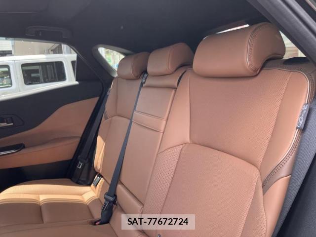 Toyota CROWN 2024-01 8374280-6