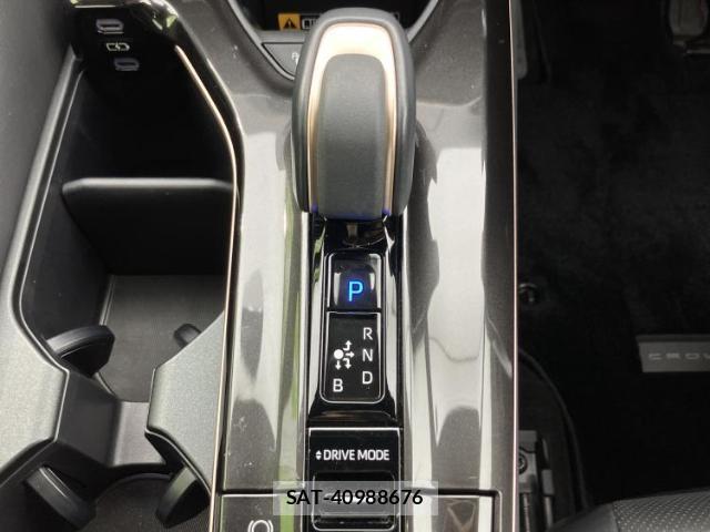 Toyota CROWN 2024-08 8374302-17
