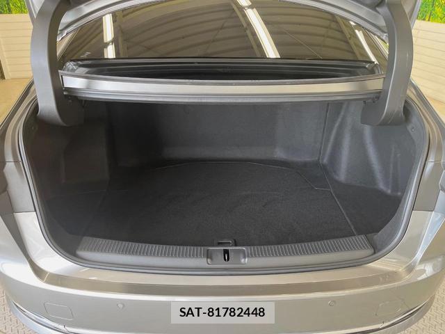 Toyota CROWN 2025-01 8372448-12