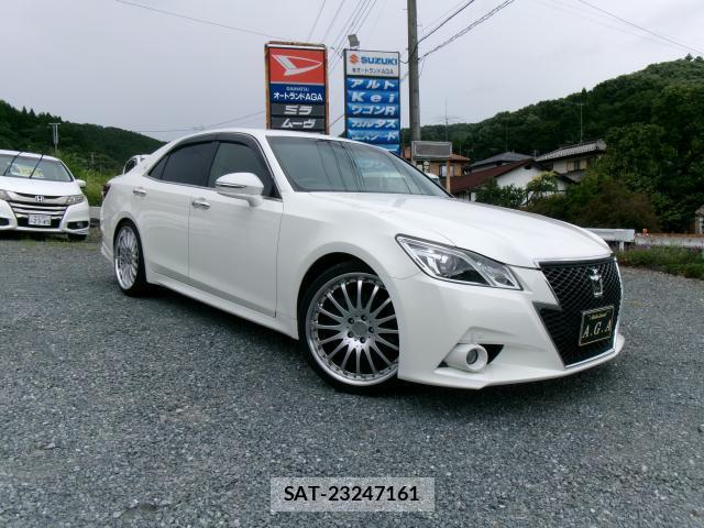 Toyota CROWN 2013-01 8372479-12