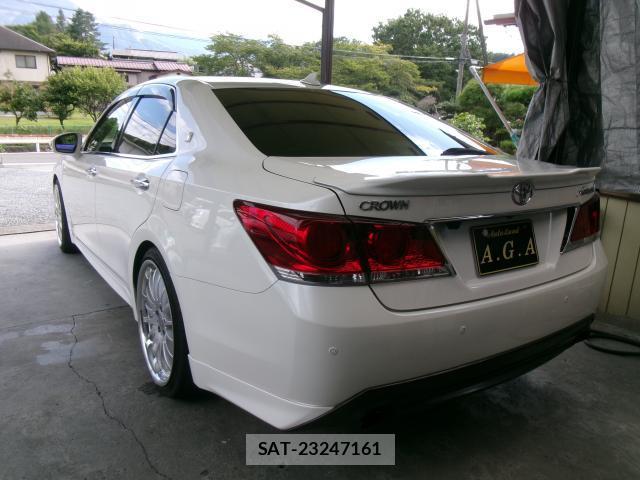 Toyota CROWN 2013-01 8372479-2