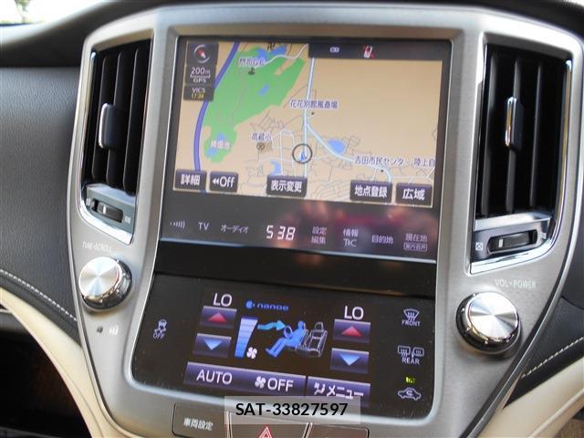 Toyota CROWN 2017-07 8372534-11
