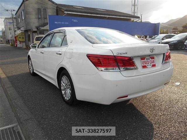 Toyota CROWN 2017-07 8372534-4