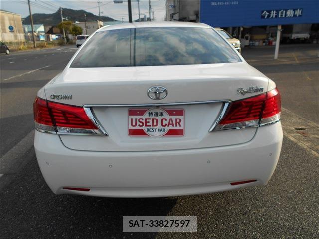 Toyota CROWN 2017-07 8372534-5