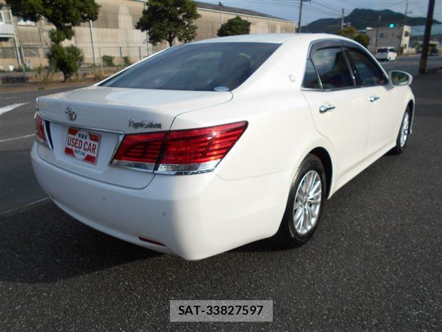 Toyota CROWN 2017-07 8372534-6