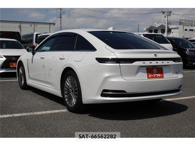 Toyota CROWN 2025-01 8373521-11