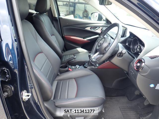 Mazda CX-3 2017-07 8372567-5