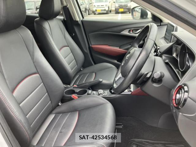 Mazda CX-3 2015-07 8373949-3