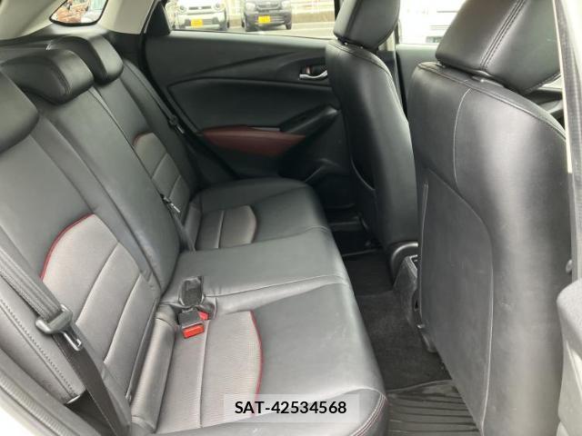 Mazda CX-3 2015-07 8373949-4