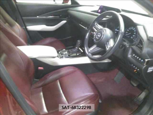 Mazda CX-30 2021-02 8373300-3