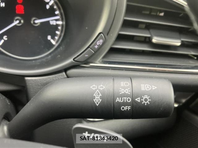 Mazda CX-30 2023-05 8374100-16
