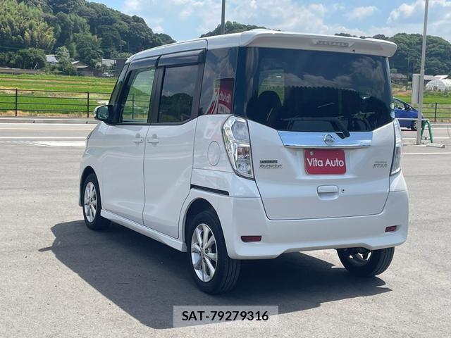 Nissan DAYZ ROOX 2017-03 8372642-19