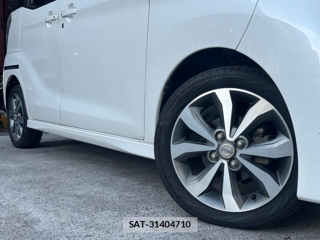 Nissan DAYZ ROOX 2014-05 8373733-12