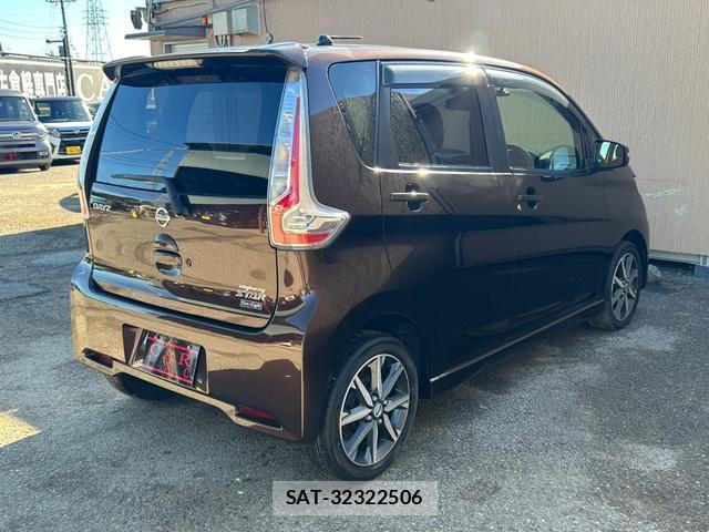 Nissan DAYZ 2017-05 8373396-17