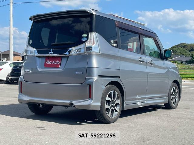 Mitsubishi DELICA 2017-11 8372644-13