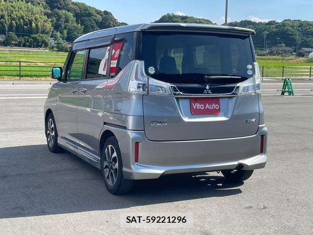 Mitsubishi DELICA 2017-11 8372644-19