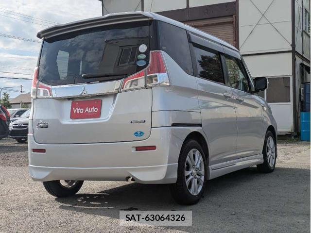 Mitsubishi DELICA 2016-06 8372798-12