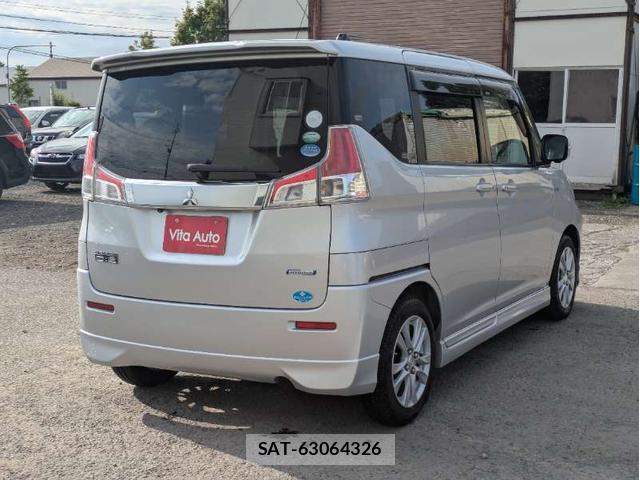 Mitsubishi DELICA 2016-06 8372798-13