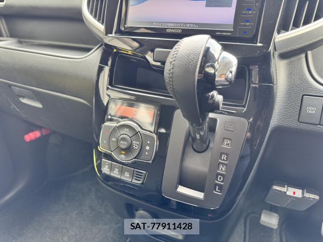 Mitsubishi DELICA 2016-04 8373692-18