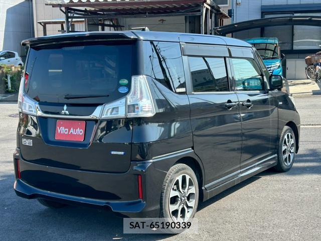 Mitsubishi DELICA 2015-12 8373776-13